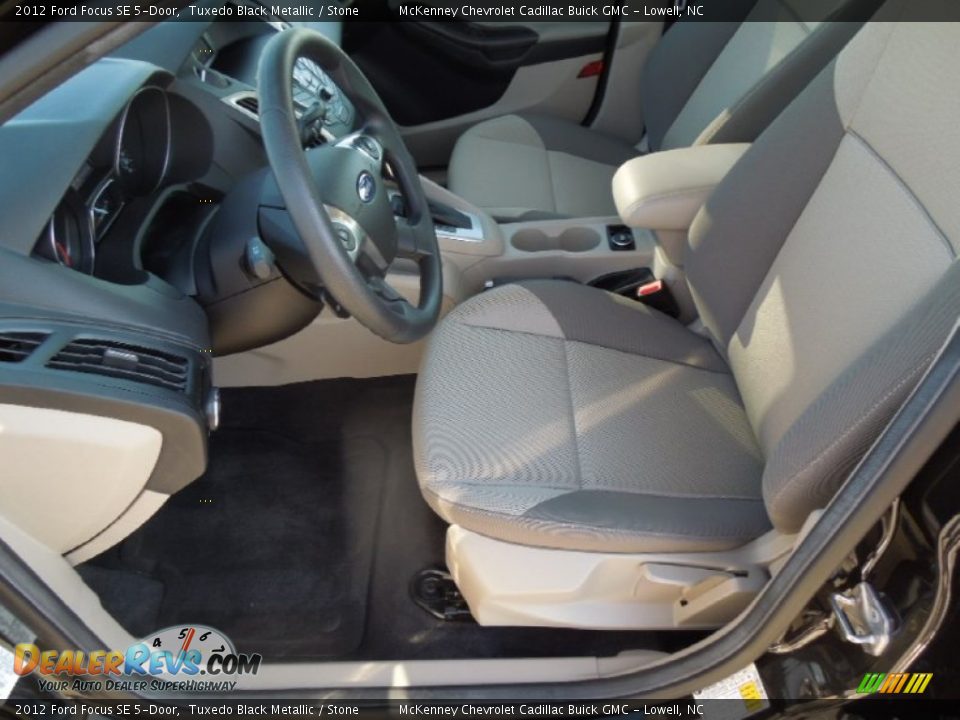 2012 Ford Focus SE 5-Door Tuxedo Black Metallic / Stone Photo #8