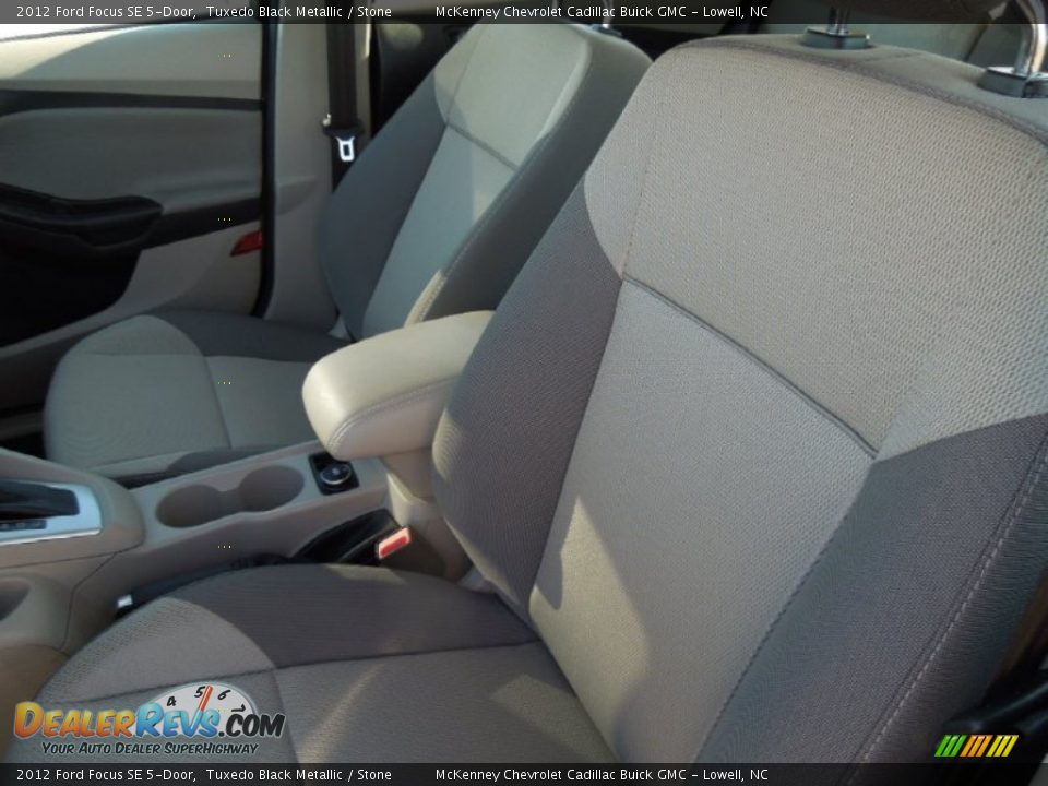 2012 Ford Focus SE 5-Door Tuxedo Black Metallic / Stone Photo #9