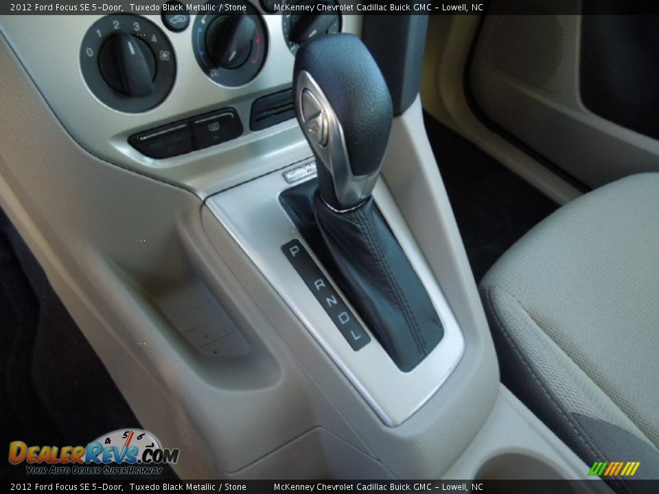 2012 Ford Focus SE 5-Door Tuxedo Black Metallic / Stone Photo #12
