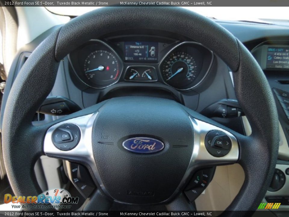 2012 Ford Focus SE 5-Door Tuxedo Black Metallic / Stone Photo #16