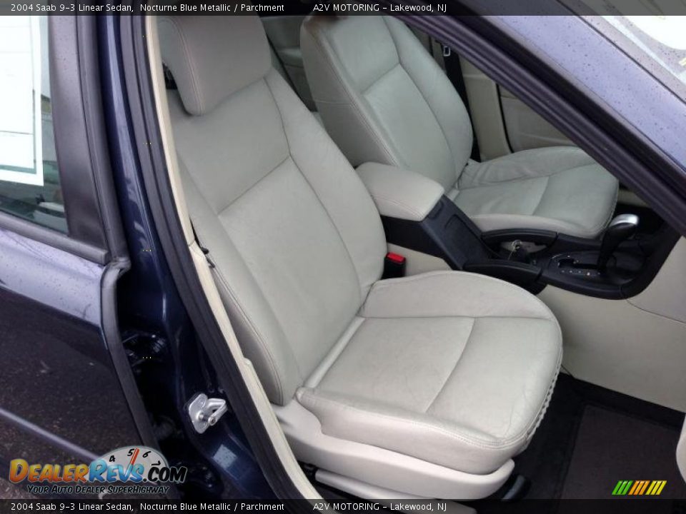 Front Seat of 2004 Saab 9-3 Linear Sedan Photo #17
