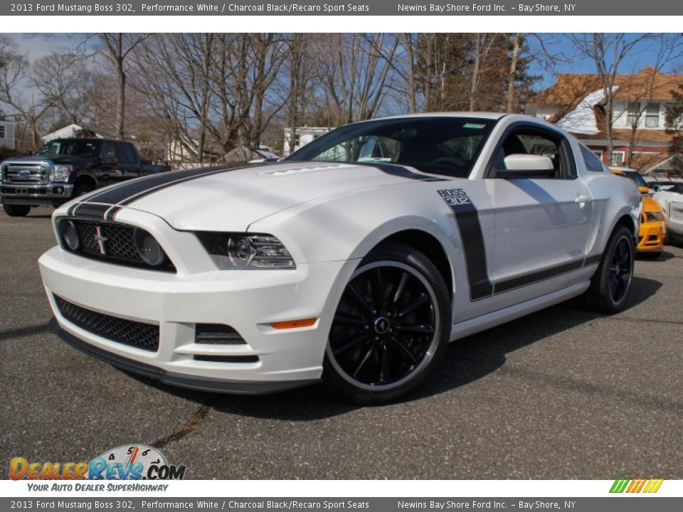 Front 3/4 View of 2013 Ford Mustang Boss 302 Photo #1