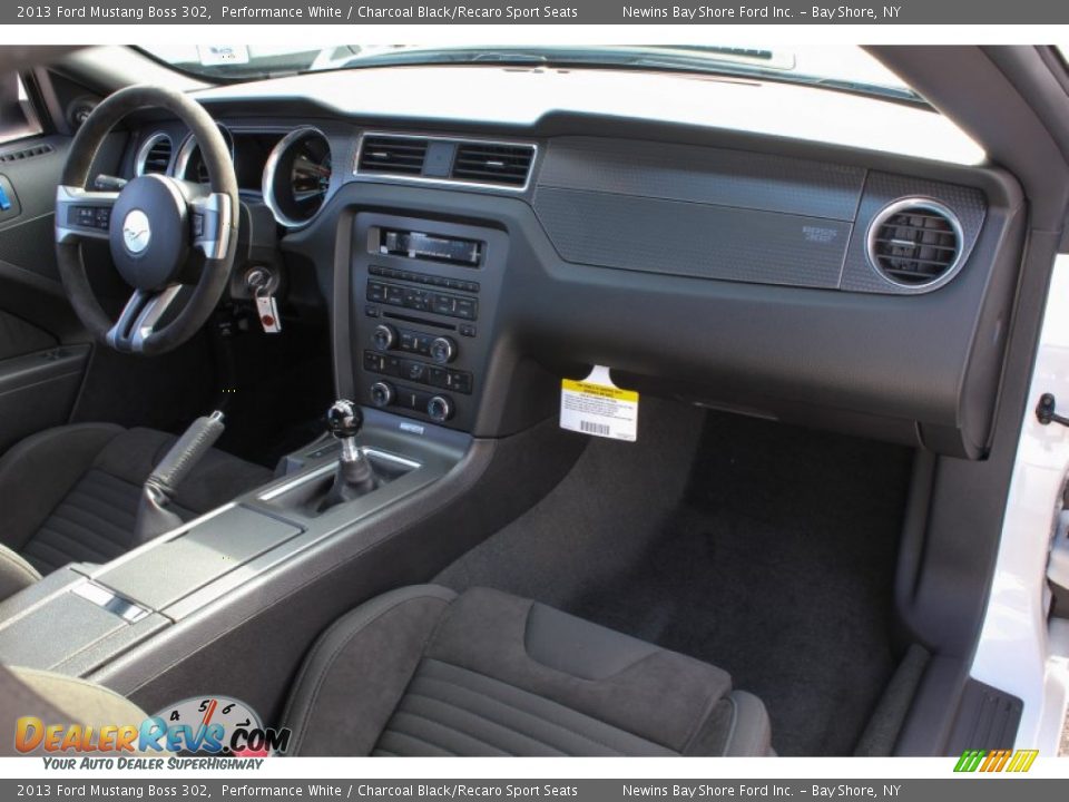 Dashboard of 2013 Ford Mustang Boss 302 Photo #10