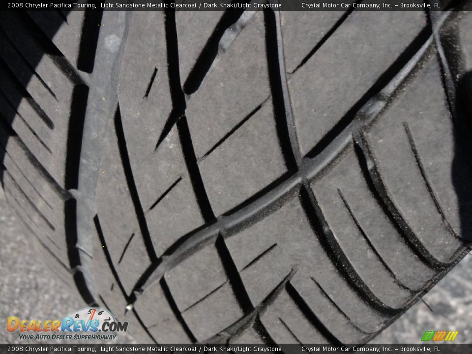 2008 Chrysler Pacifica Touring Light Sandstone Metallic Clearcoat / Dark Khaki/Light Graystone Photo #18