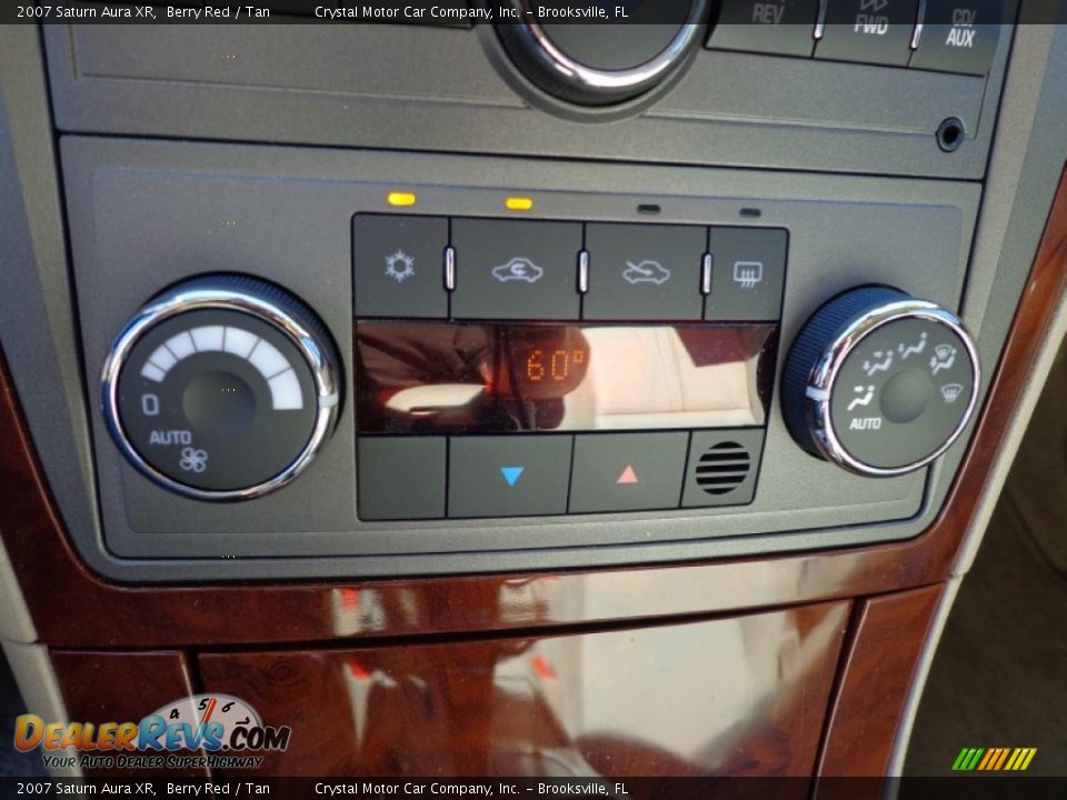 Controls of 2007 Saturn Aura XR Photo #20