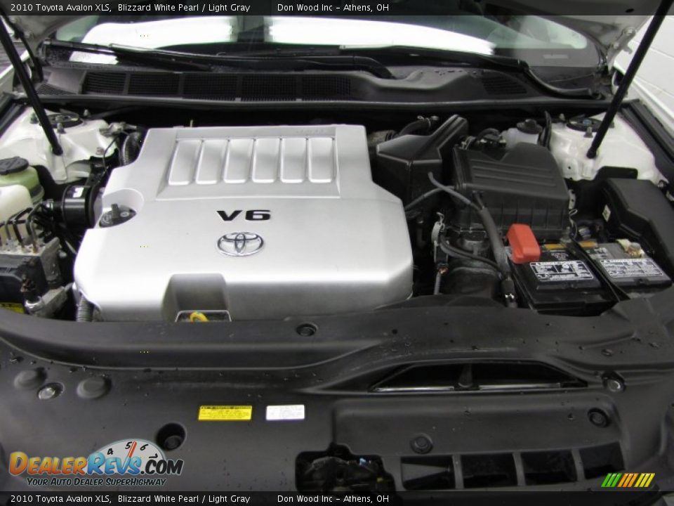 2010 Toyota Avalon XLS Blizzard White Pearl / Light Gray Photo #5