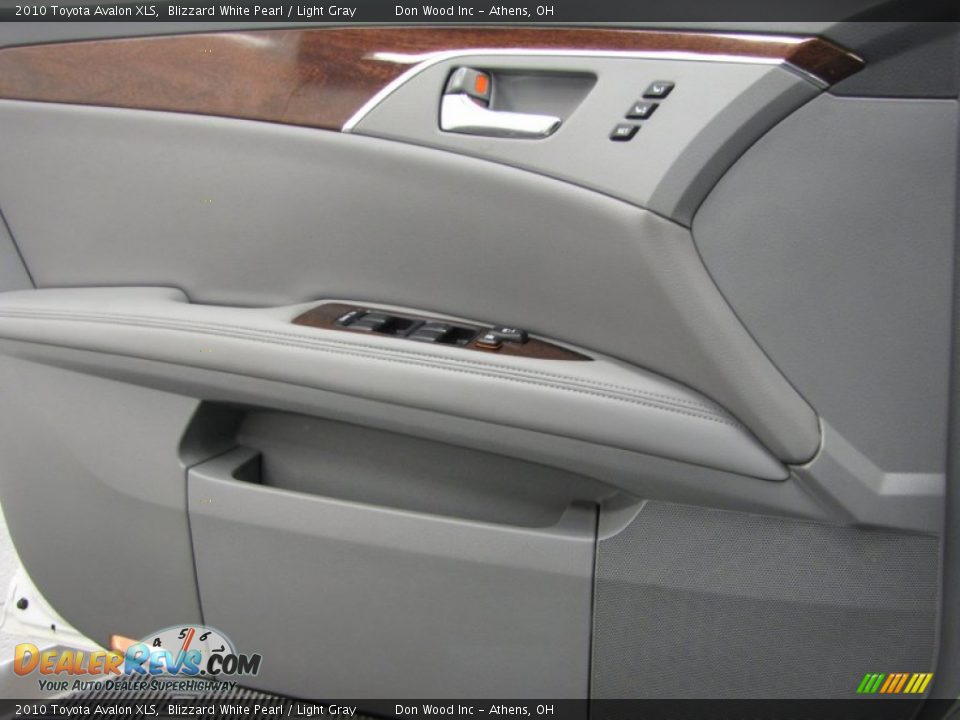 2010 Toyota Avalon XLS Blizzard White Pearl / Light Gray Photo #10