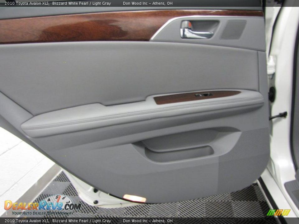 2010 Toyota Avalon XLS Blizzard White Pearl / Light Gray Photo #12
