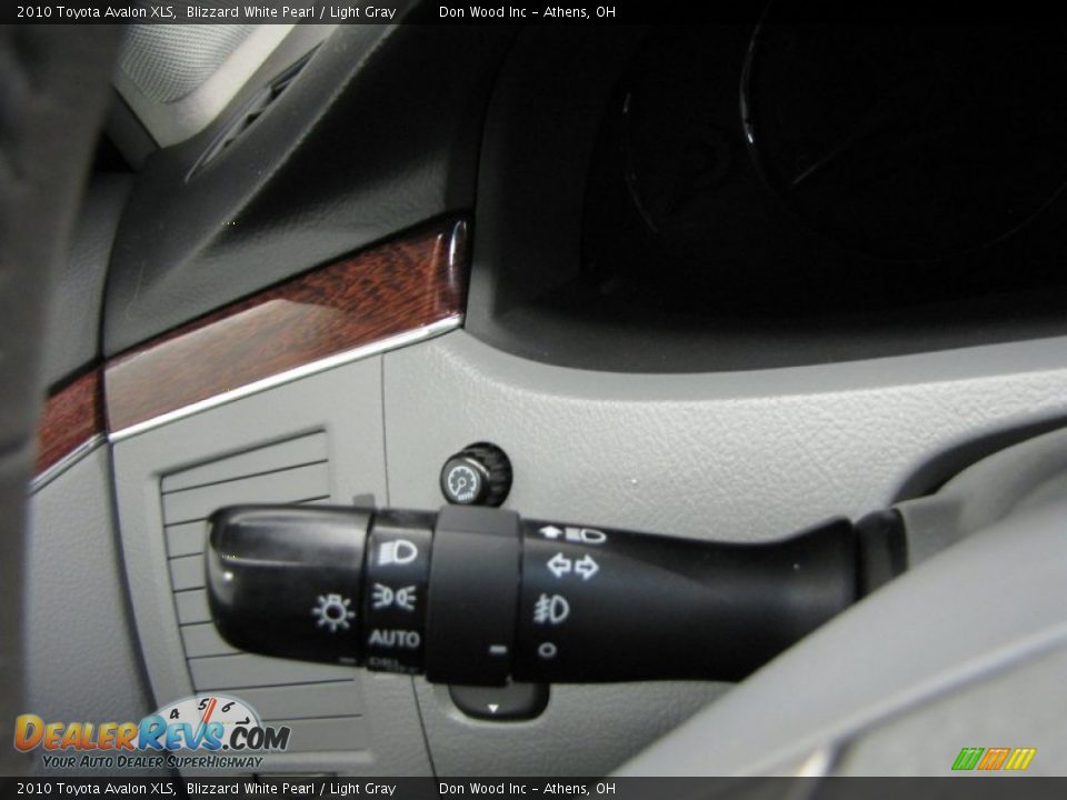 2010 Toyota Avalon XLS Blizzard White Pearl / Light Gray Photo #21