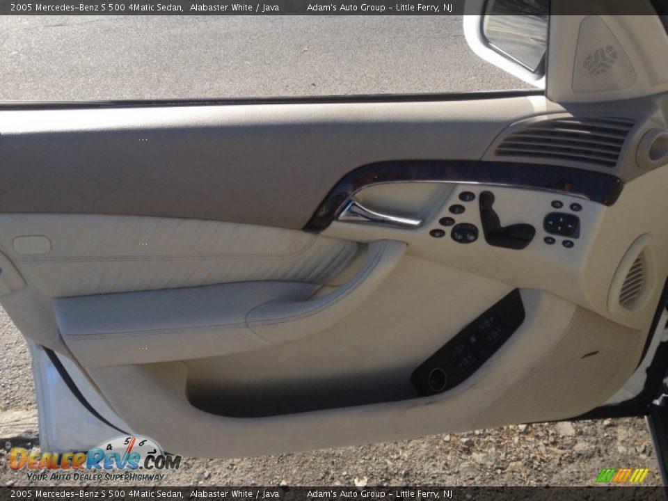 2005 Mercedes-Benz S 500 4Matic Sedan Alabaster White / Java Photo #7