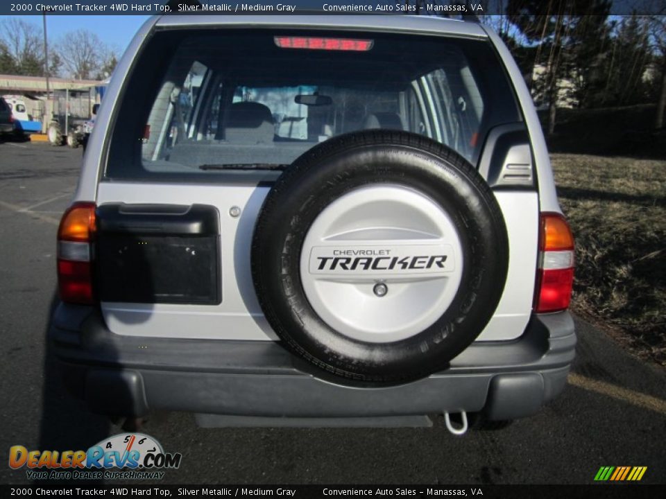2000 Chevrolet Tracker 4WD Hard Top Silver Metallic / Medium Gray Photo #2