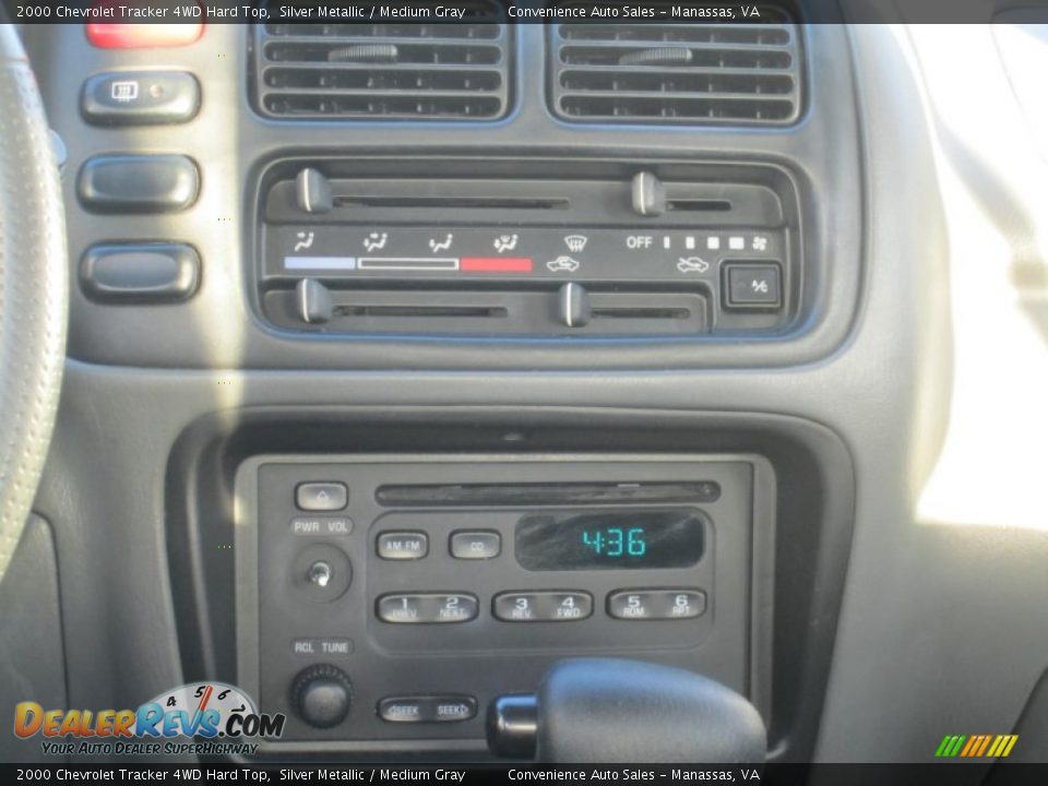 2000 Chevrolet Tracker 4WD Hard Top Silver Metallic / Medium Gray Photo #7