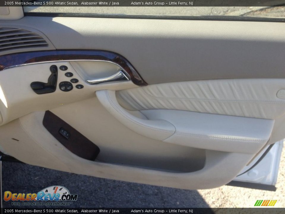 2005 Mercedes-Benz S 500 4Matic Sedan Alabaster White / Java Photo #20