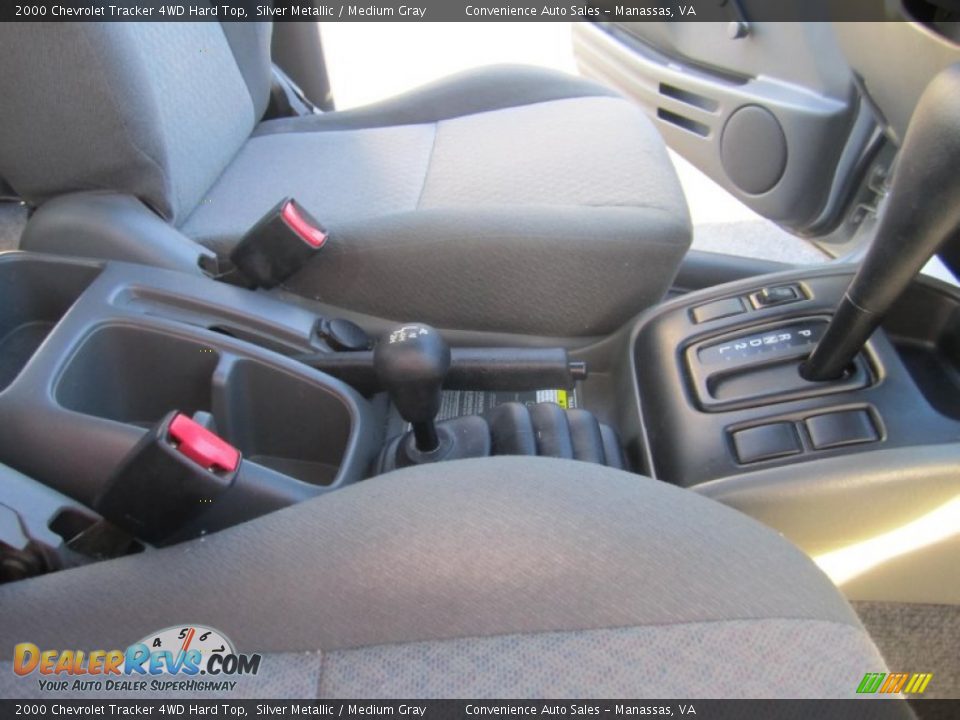 2000 Chevrolet Tracker 4WD Hard Top Silver Metallic / Medium Gray Photo #11