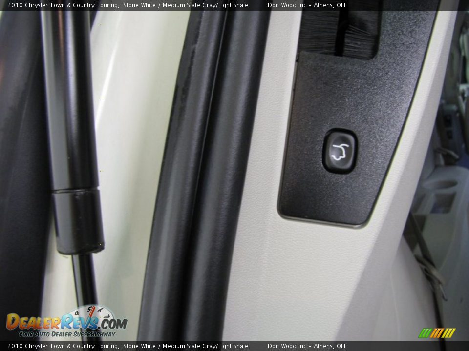 2010 Chrysler Town & Country Touring Stone White / Medium Slate Gray/Light Shale Photo #6