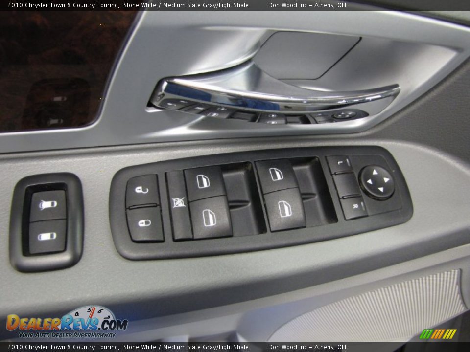 2010 Chrysler Town & Country Touring Stone White / Medium Slate Gray/Light Shale Photo #15