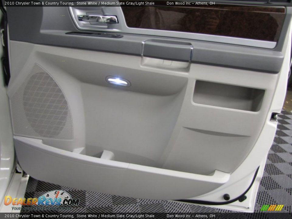 2010 Chrysler Town & Country Touring Stone White / Medium Slate Gray/Light Shale Photo #16
