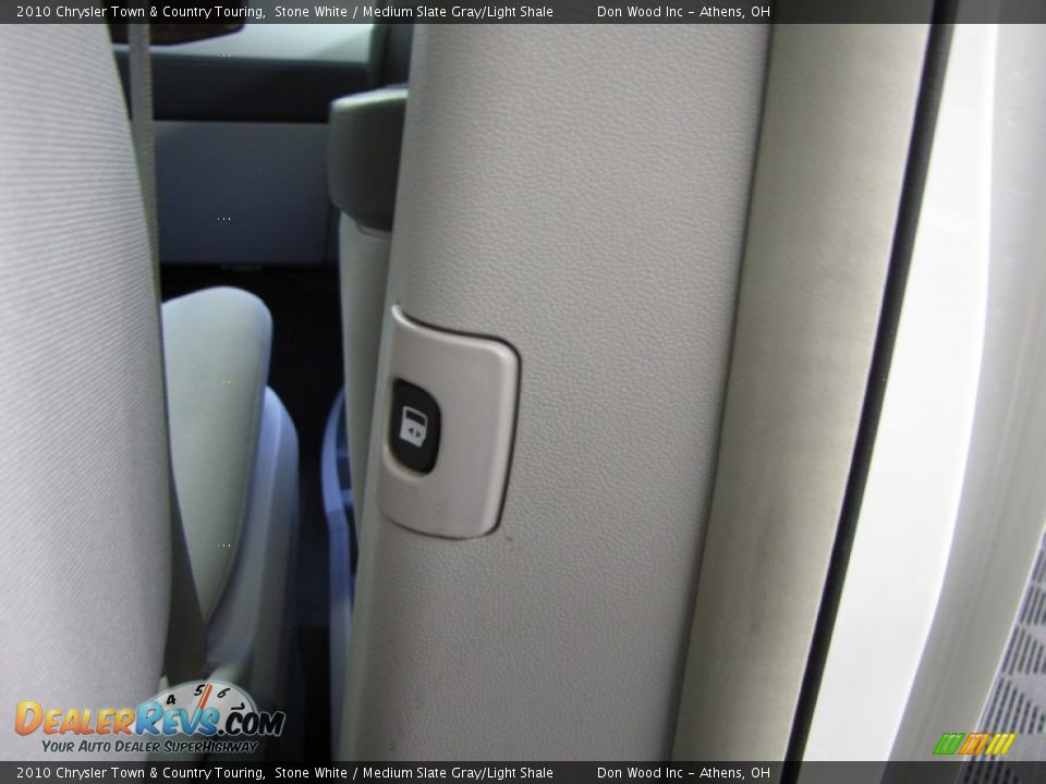 2010 Chrysler Town & Country Touring Stone White / Medium Slate Gray/Light Shale Photo #17