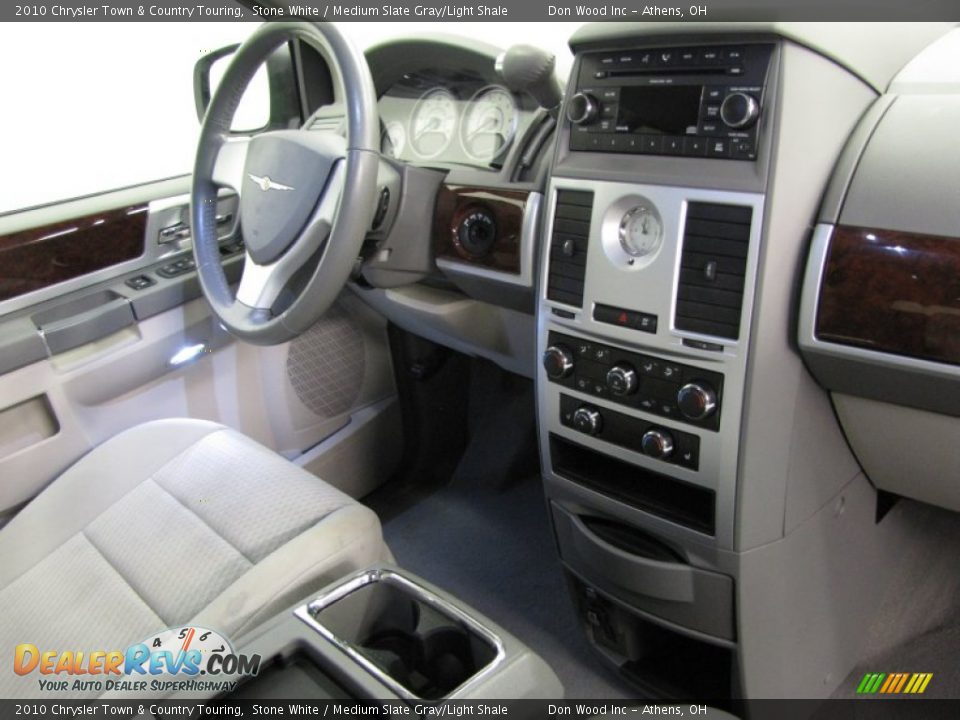 2010 Chrysler Town & Country Touring Stone White / Medium Slate Gray/Light Shale Photo #23