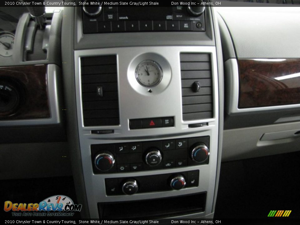 2010 Chrysler Town & Country Touring Stone White / Medium Slate Gray/Light Shale Photo #24