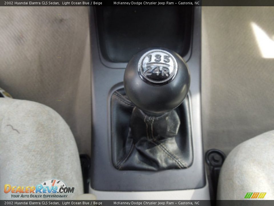 2002 Hyundai Elantra GLS Sedan Shifter Photo #12