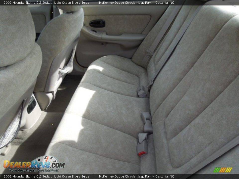 2002 Hyundai Elantra GLS Sedan Light Ocean Blue / Beige Photo #17