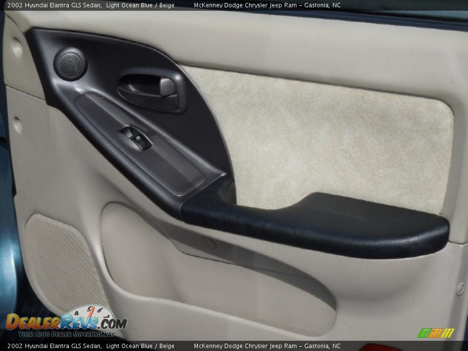 2002 Hyundai Elantra GLS Sedan Light Ocean Blue / Beige Photo #20