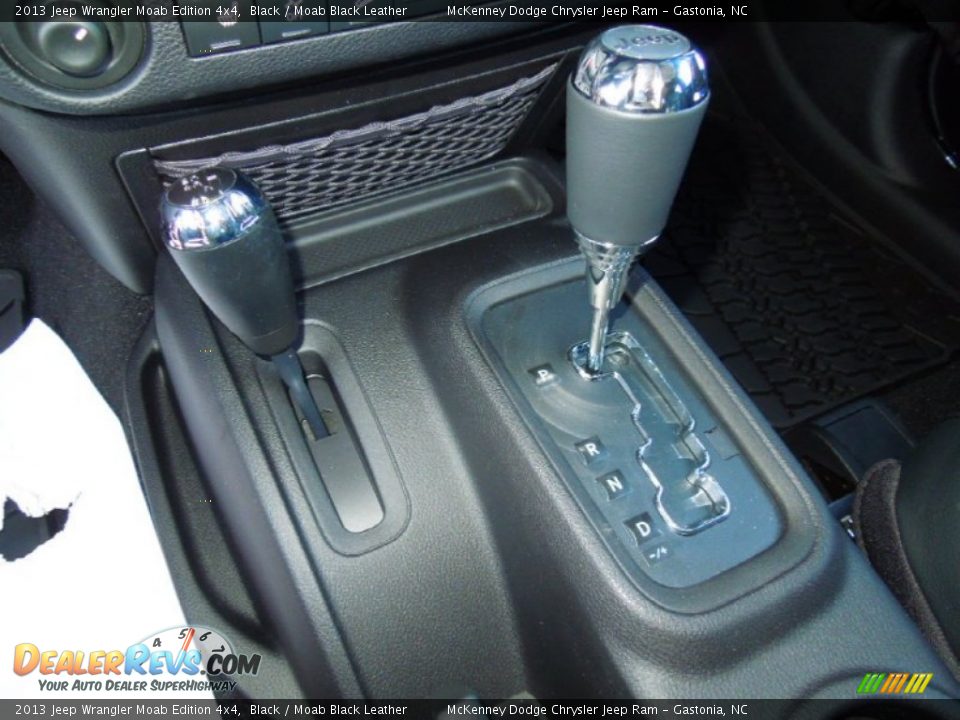 2013 Jeep Wrangler Moab Edition 4x4 Shifter Photo #12