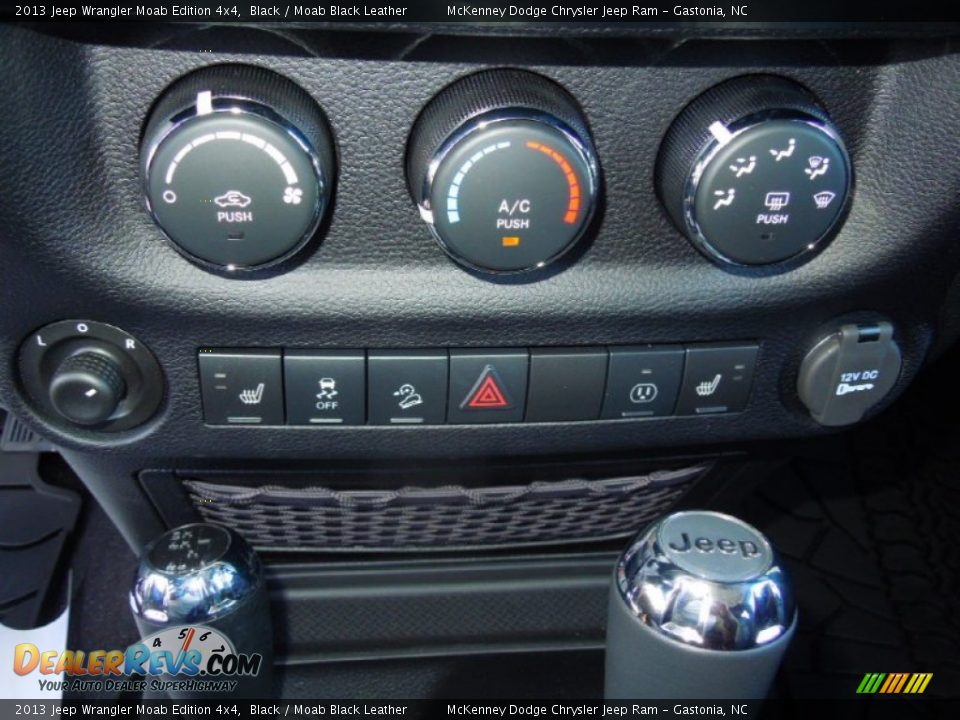 Controls of 2013 Jeep Wrangler Moab Edition 4x4 Photo #13