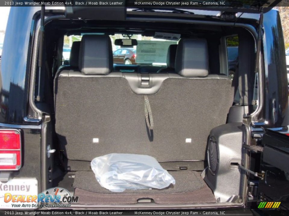 2013 Jeep Wrangler Moab Edition 4x4 Black / Moab Black Leather Photo #17