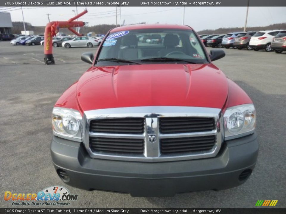 2006 Dodge Dakota ST Club Cab 4x4 Flame Red / Medium Slate Gray Photo #2