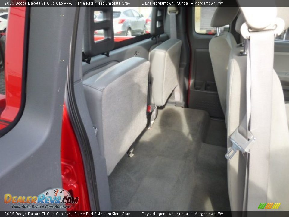 2006 Dodge Dakota ST Club Cab 4x4 Flame Red / Medium Slate Gray Photo #12
