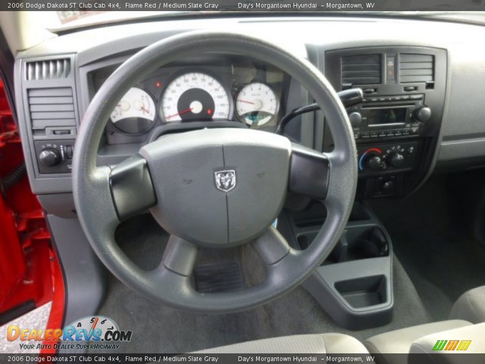 2006 Dodge Dakota ST Club Cab 4x4 Flame Red / Medium Slate Gray Photo #15