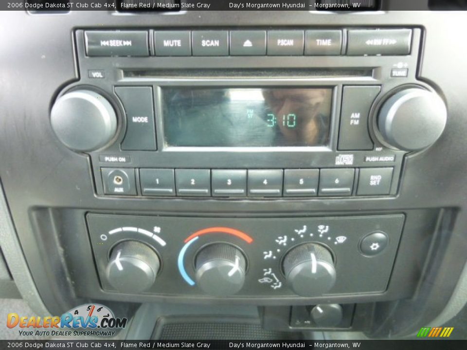 2006 Dodge Dakota ST Club Cab 4x4 Flame Red / Medium Slate Gray Photo #19