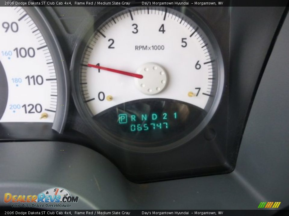 2006 Dodge Dakota ST Club Cab 4x4 Flame Red / Medium Slate Gray Photo #20