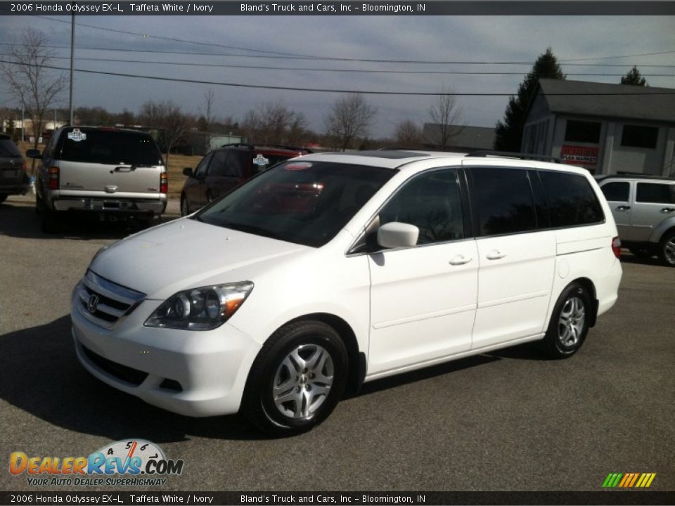 Front 3/4 View of 2006 Honda Odyssey EX-L Photo #2