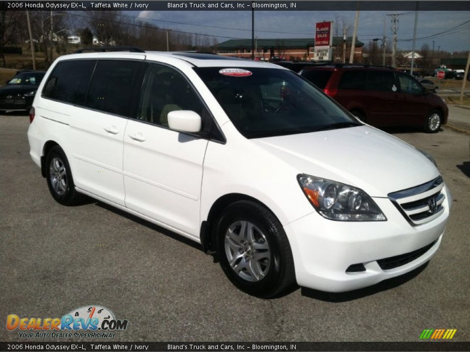 Front 3/4 View of 2006 Honda Odyssey EX-L Photo #5