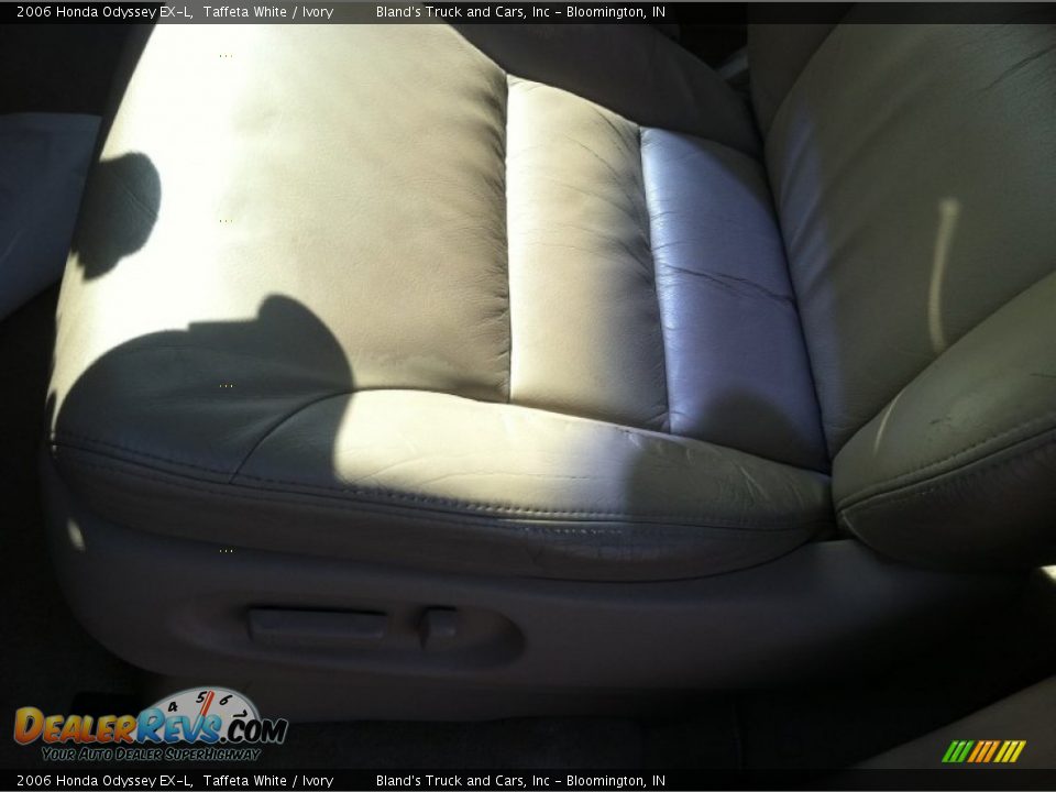 2006 Honda Odyssey EX-L Taffeta White / Ivory Photo #25