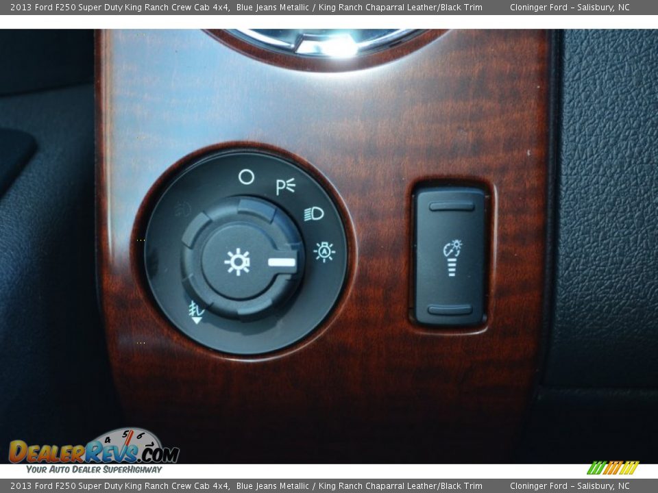 Controls of 2013 Ford F250 Super Duty King Ranch Crew Cab 4x4 Photo #32