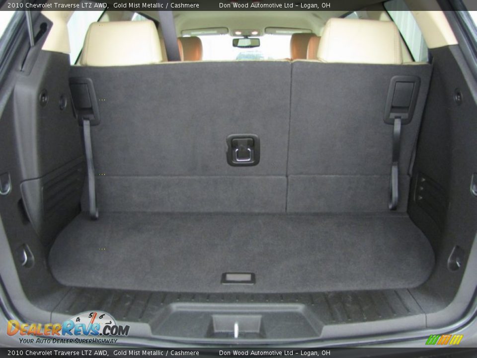 2010 Chevrolet Traverse LTZ AWD Gold Mist Metallic / Cashmere Photo #4