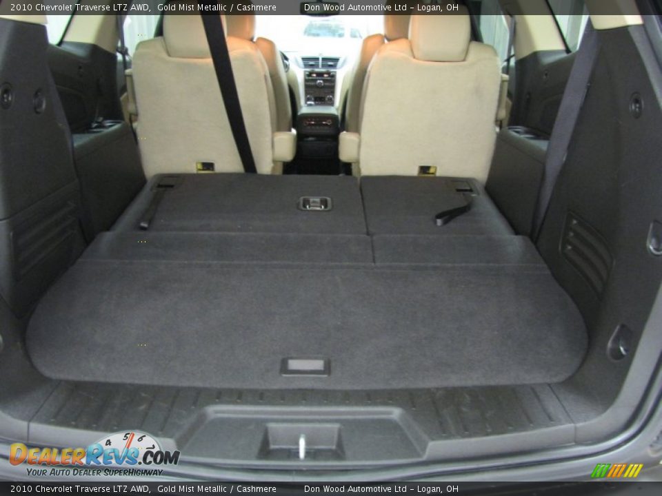 2010 Chevrolet Traverse LTZ AWD Gold Mist Metallic / Cashmere Photo #5