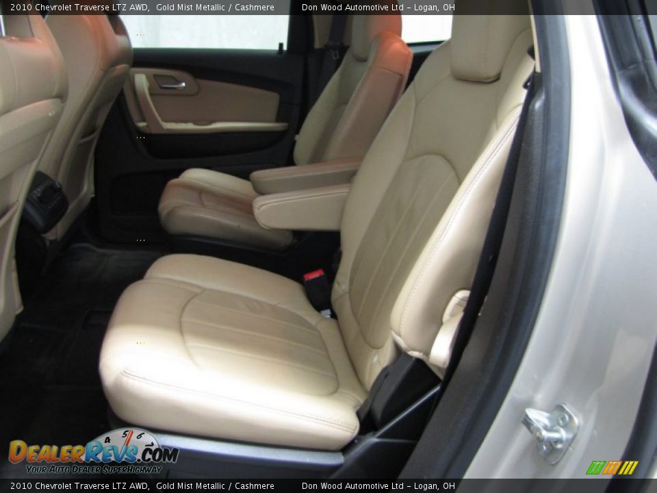2010 Chevrolet Traverse LTZ AWD Gold Mist Metallic / Cashmere Photo #8