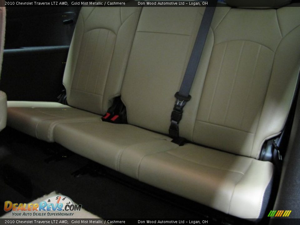 2010 Chevrolet Traverse LTZ AWD Gold Mist Metallic / Cashmere Photo #9