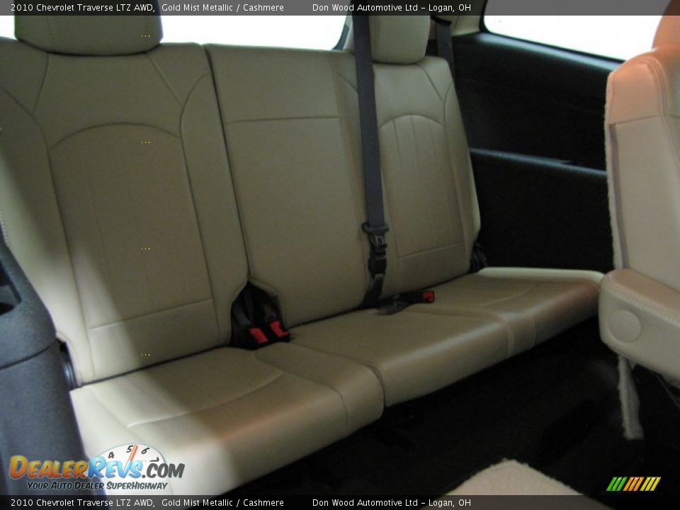 2010 Chevrolet Traverse LTZ AWD Gold Mist Metallic / Cashmere Photo #10