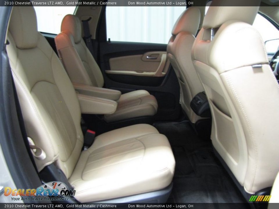 2010 Chevrolet Traverse LTZ AWD Gold Mist Metallic / Cashmere Photo #11