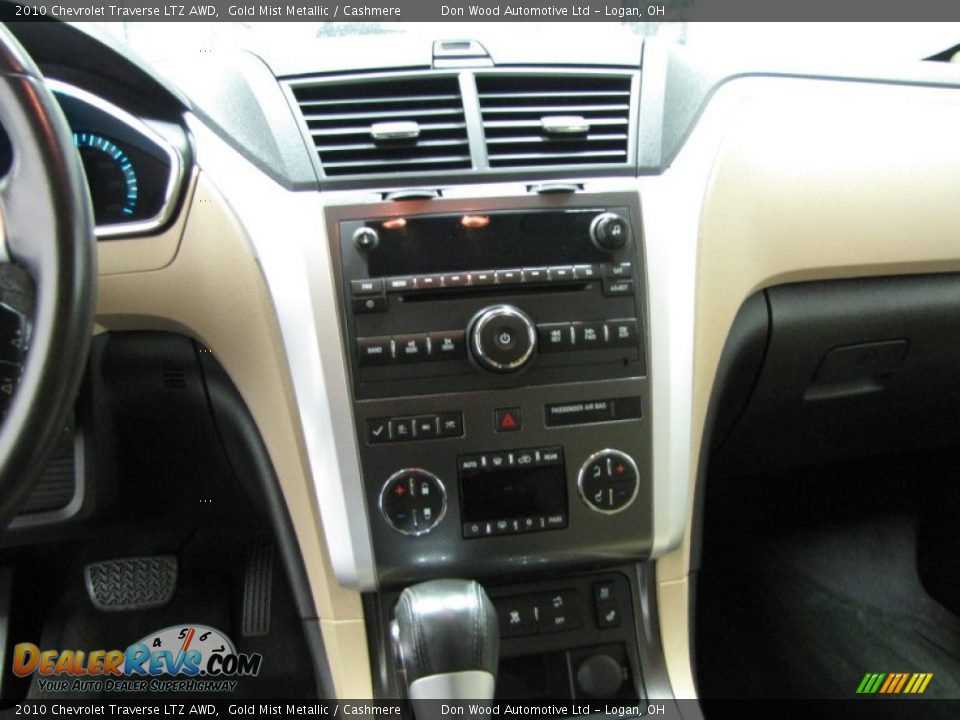 2010 Chevrolet Traverse LTZ AWD Gold Mist Metallic / Cashmere Photo #25