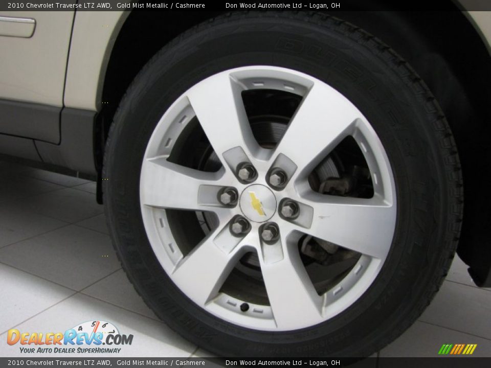 2010 Chevrolet Traverse LTZ AWD Gold Mist Metallic / Cashmere Photo #26