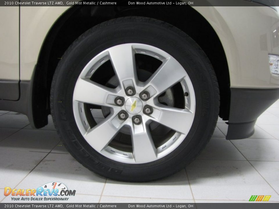 2010 Chevrolet Traverse LTZ AWD Gold Mist Metallic / Cashmere Photo #28