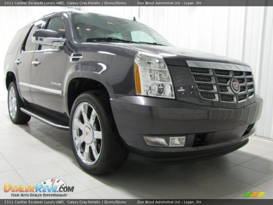 Front 3/4 View of 2011 Cadillac Escalade Luxury AWD Photo #1