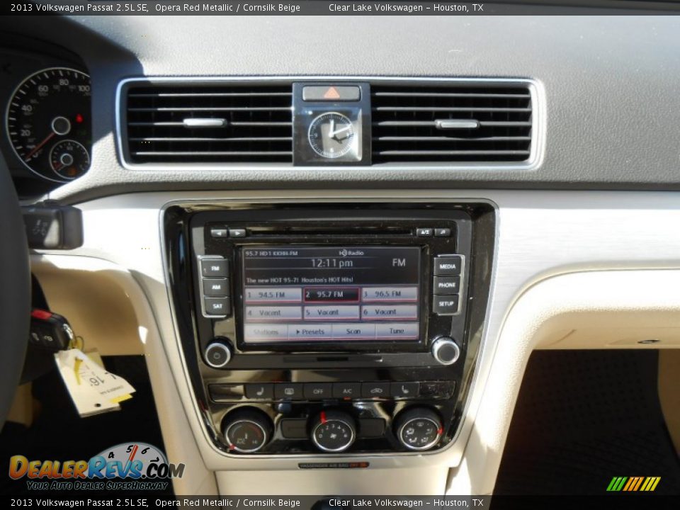 2013 Volkswagen Passat 2.5L SE Opera Red Metallic / Cornsilk Beige Photo #17